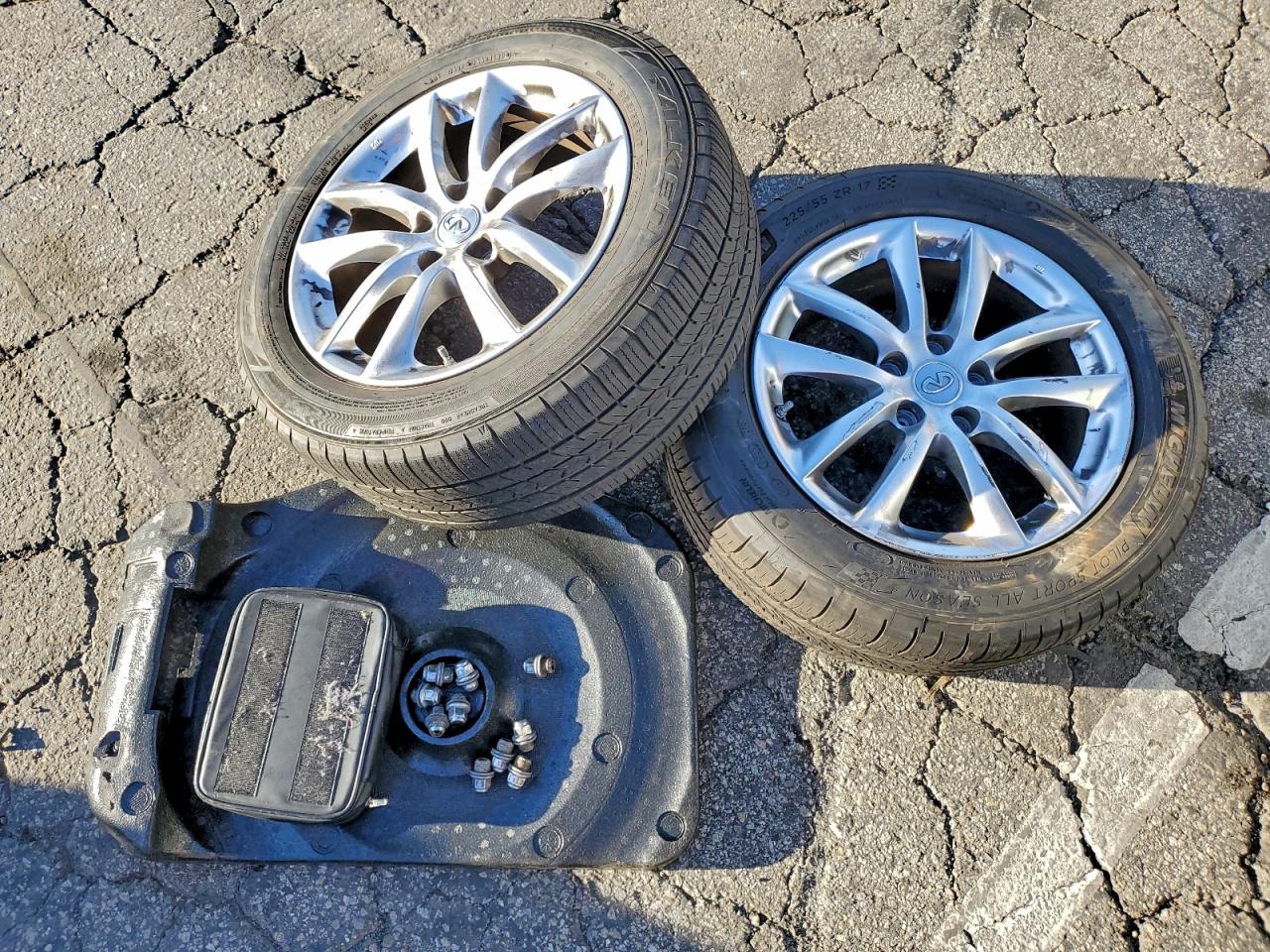 INFINITI G37 Base Image 13