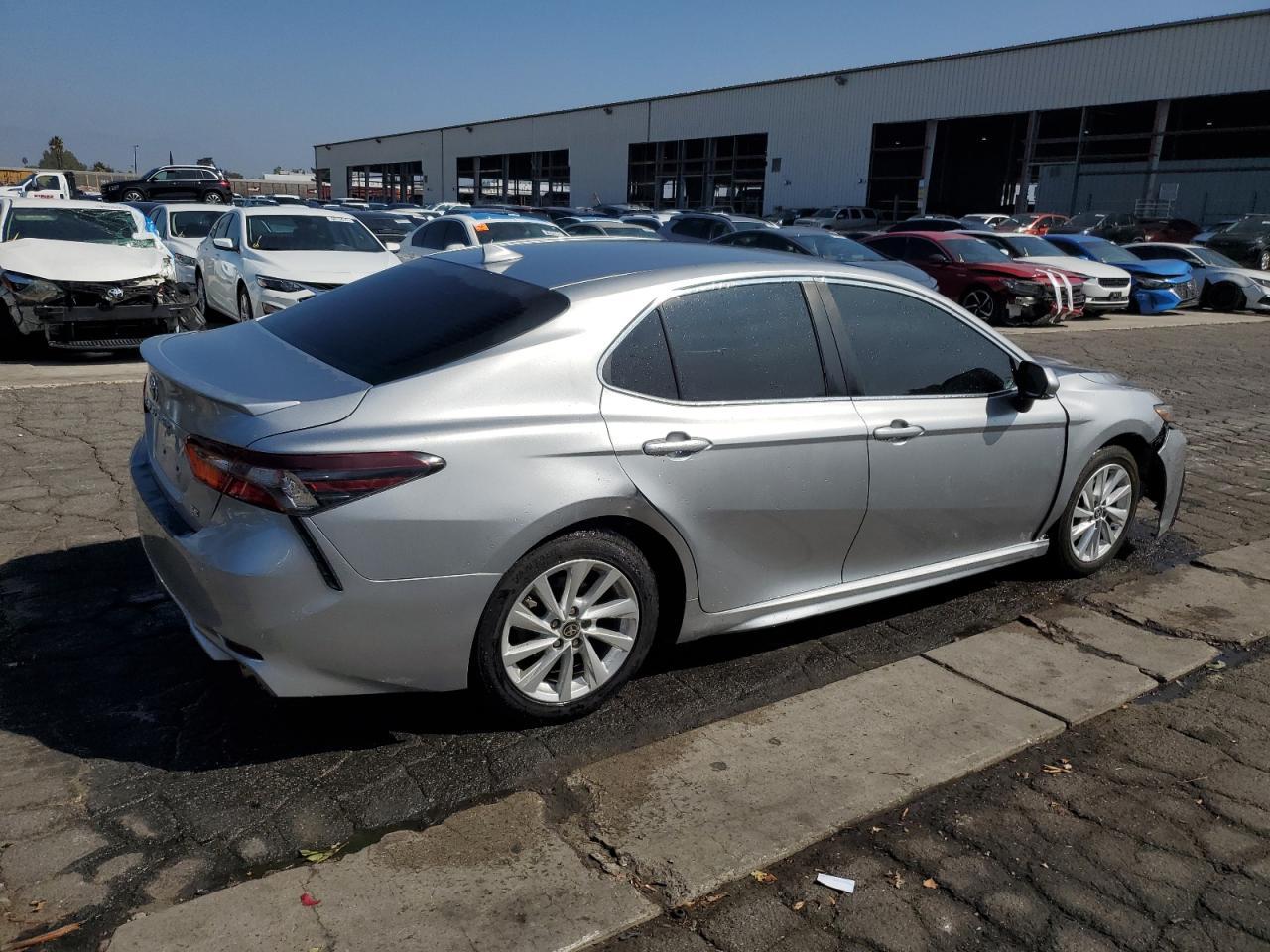 Toyota Camry Se Image 9