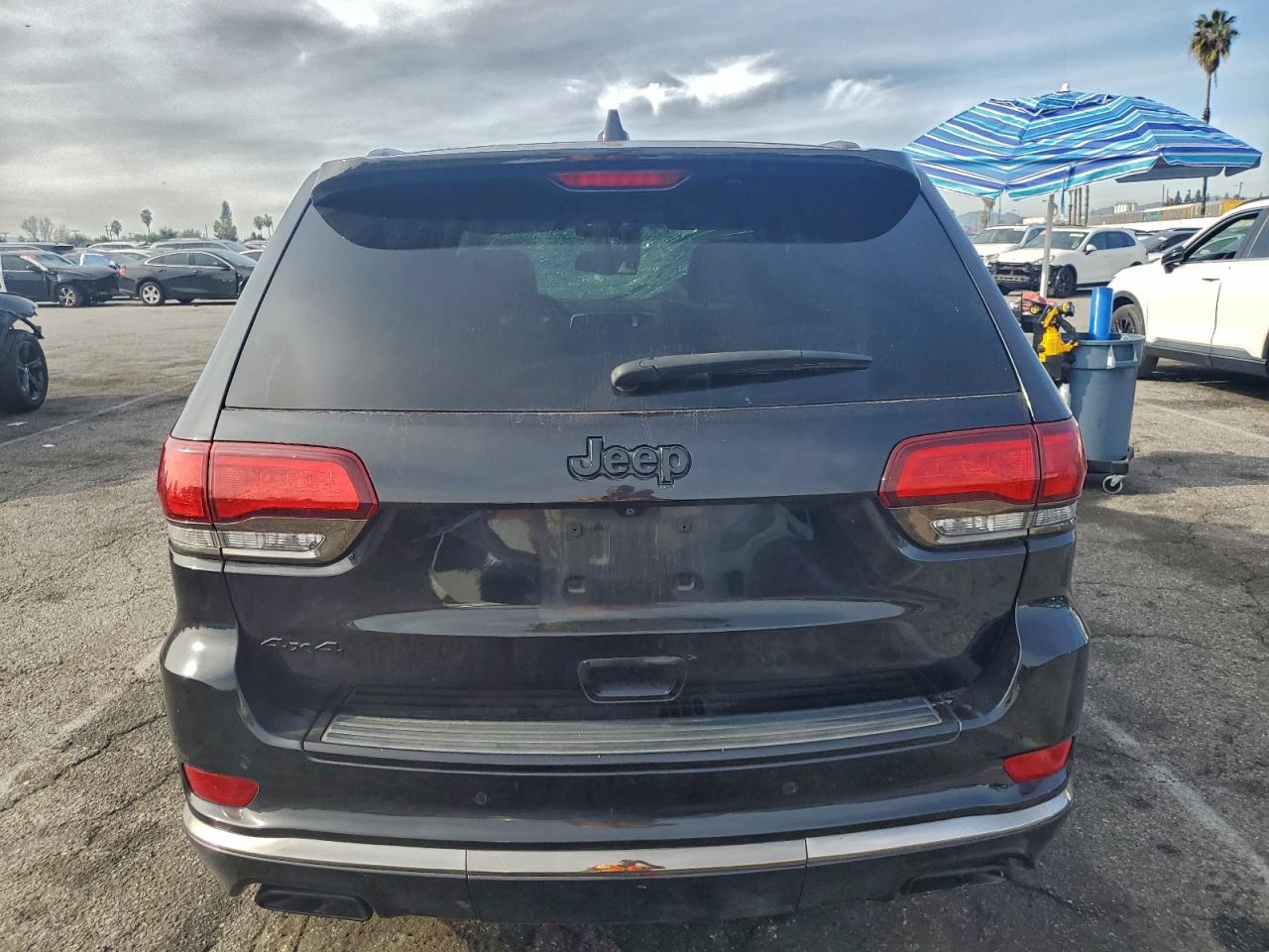 Jeep Grand Cherokee Overland Image 2