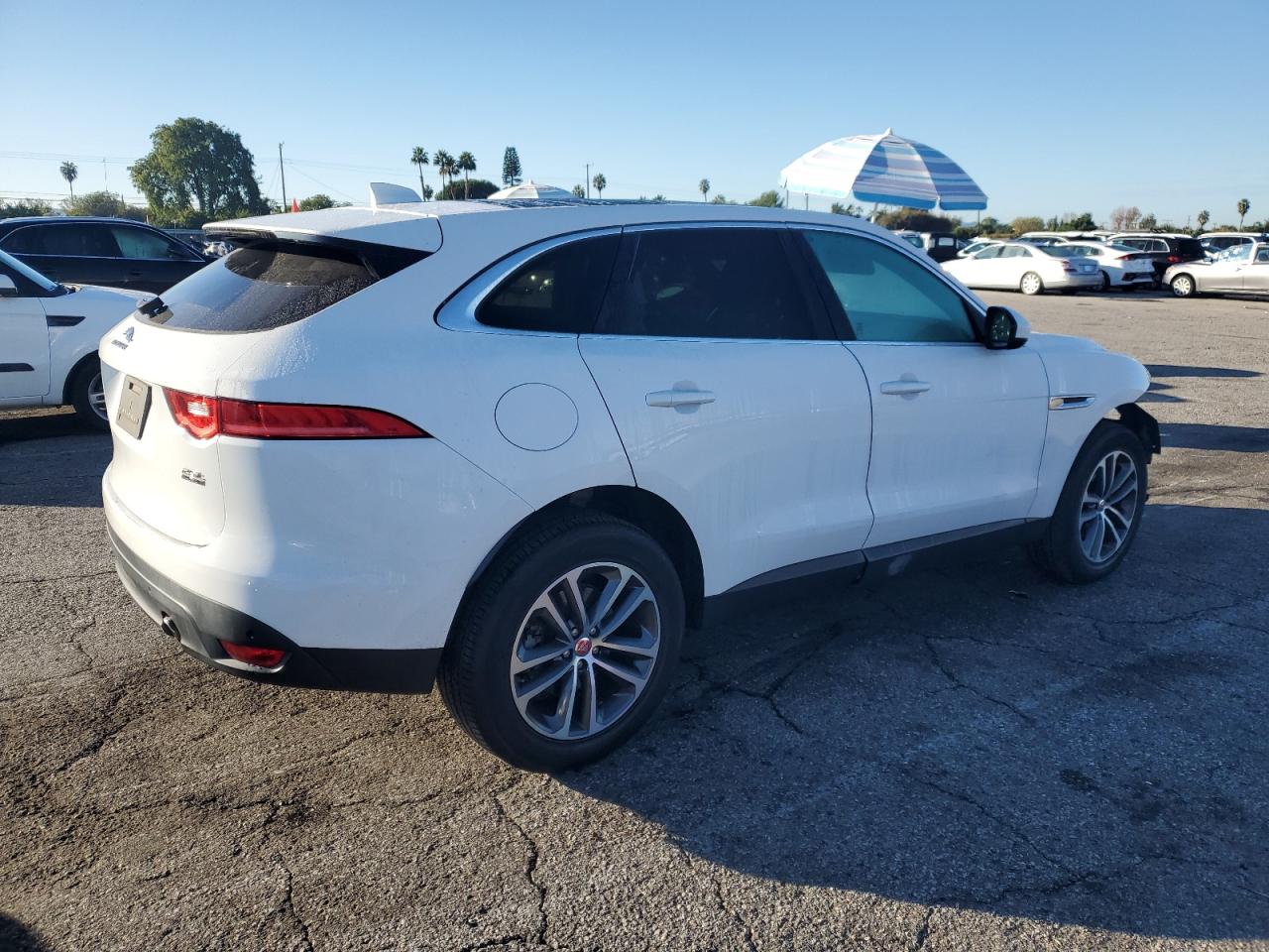 Jaguar F-PACE Premium Image 3