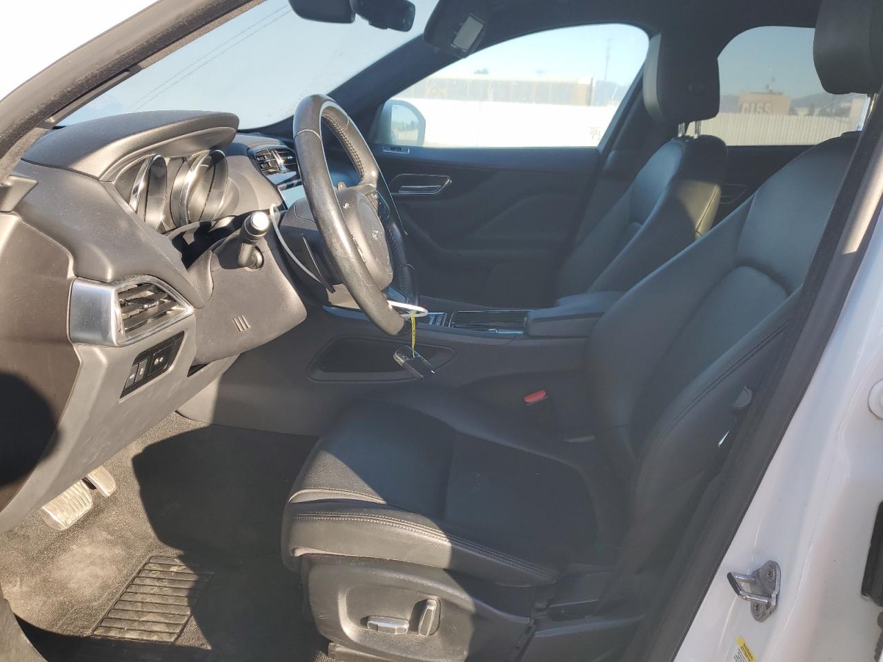 Jaguar F-PACE Premium Image 6