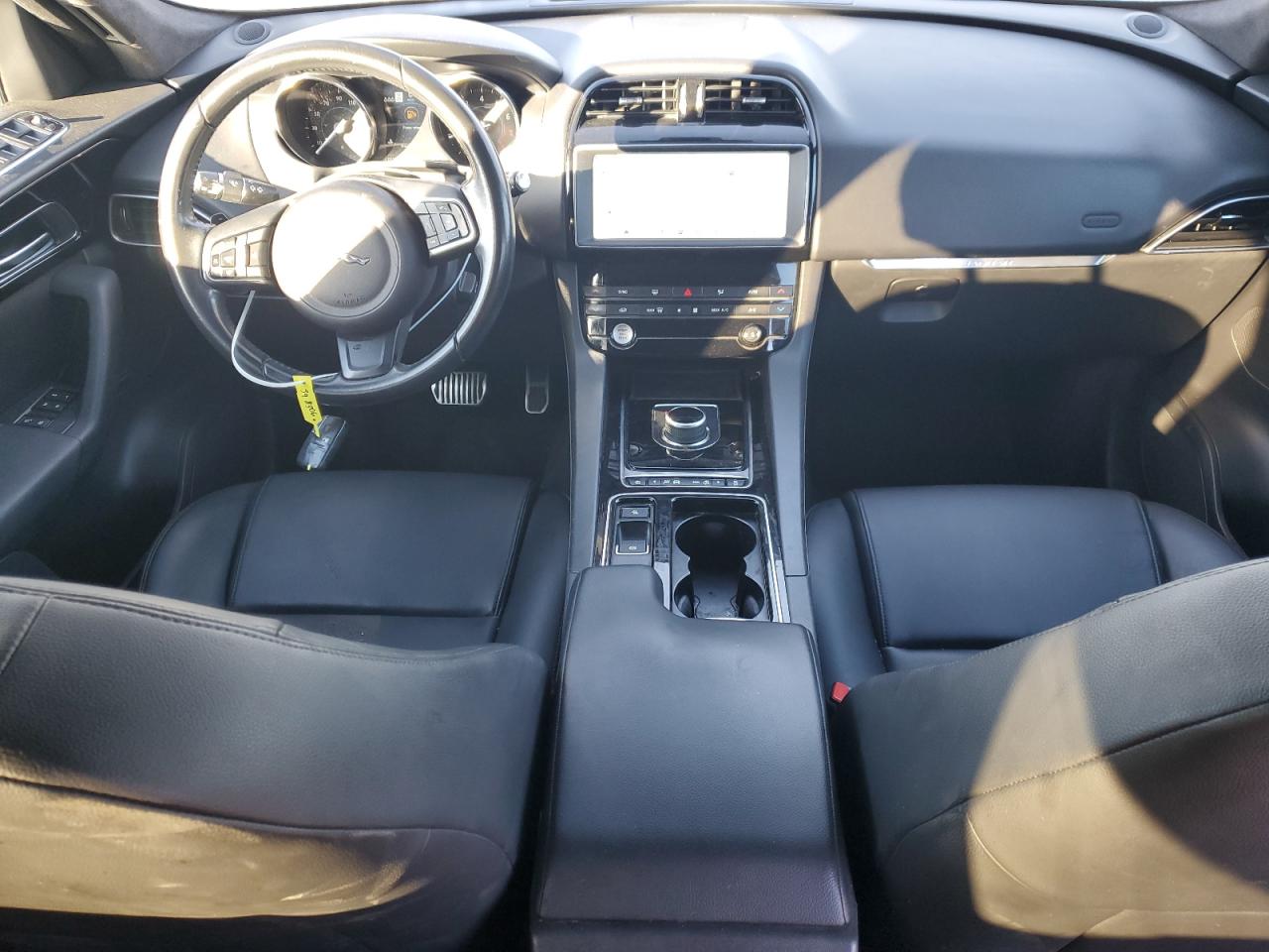 Jaguar F-PACE Premium Image 5