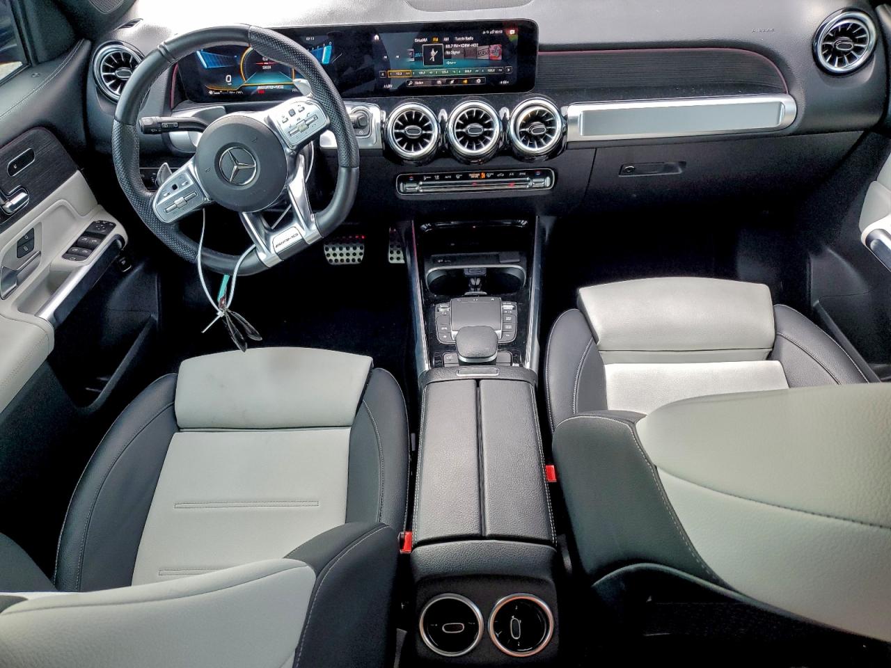 Mercedes-Benz GLB Amg 35 4matic Image 13