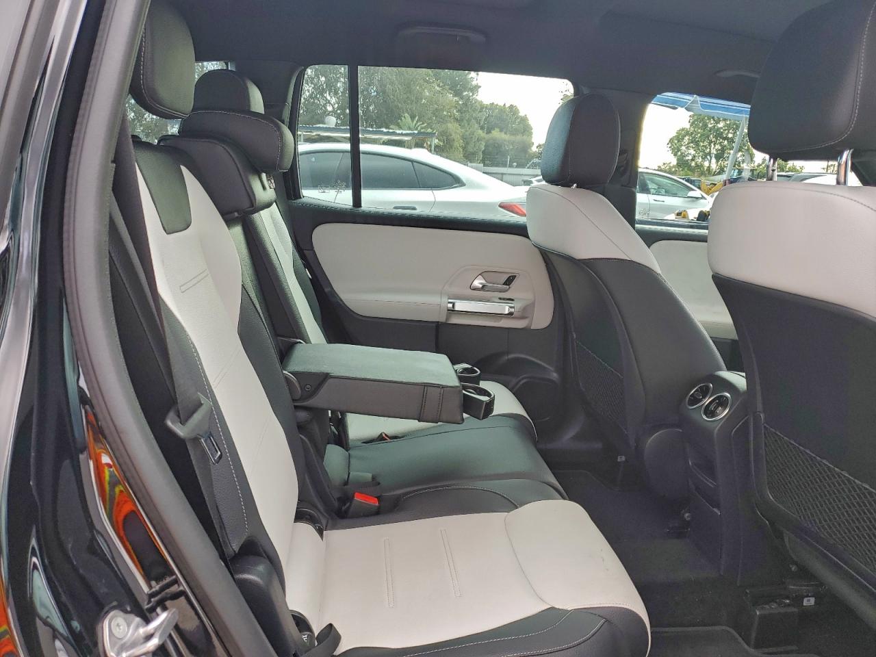 Mercedes-Benz GLB Amg 35 4matic Image 11