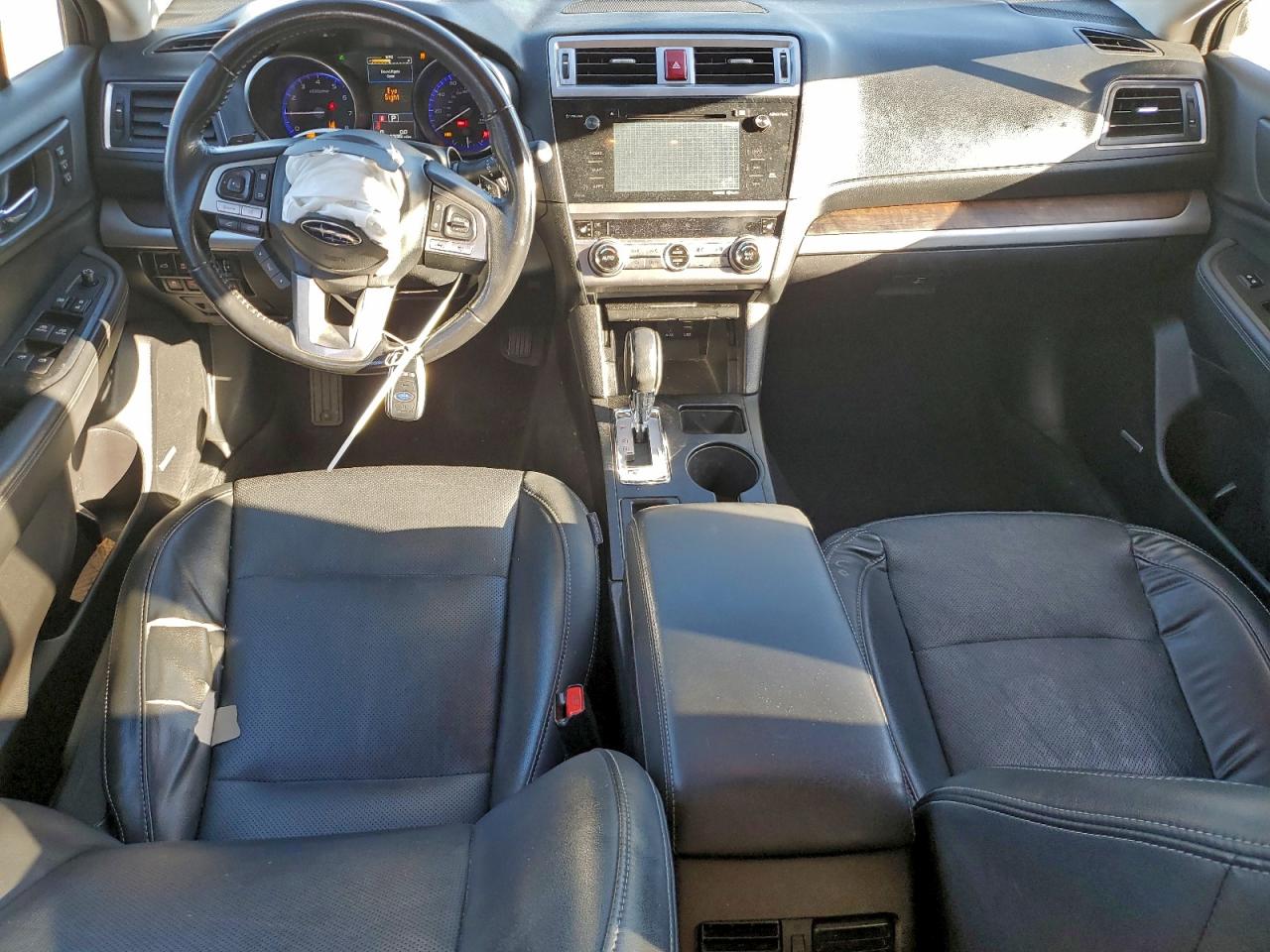 Subaru Outback 2.5i Limited Image 10