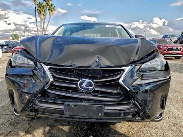 Lexus NX 300h Image 4