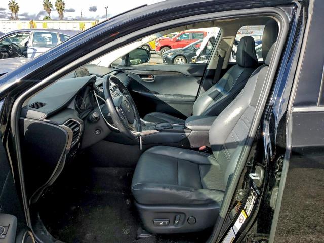 Lexus NX 300h Image 2