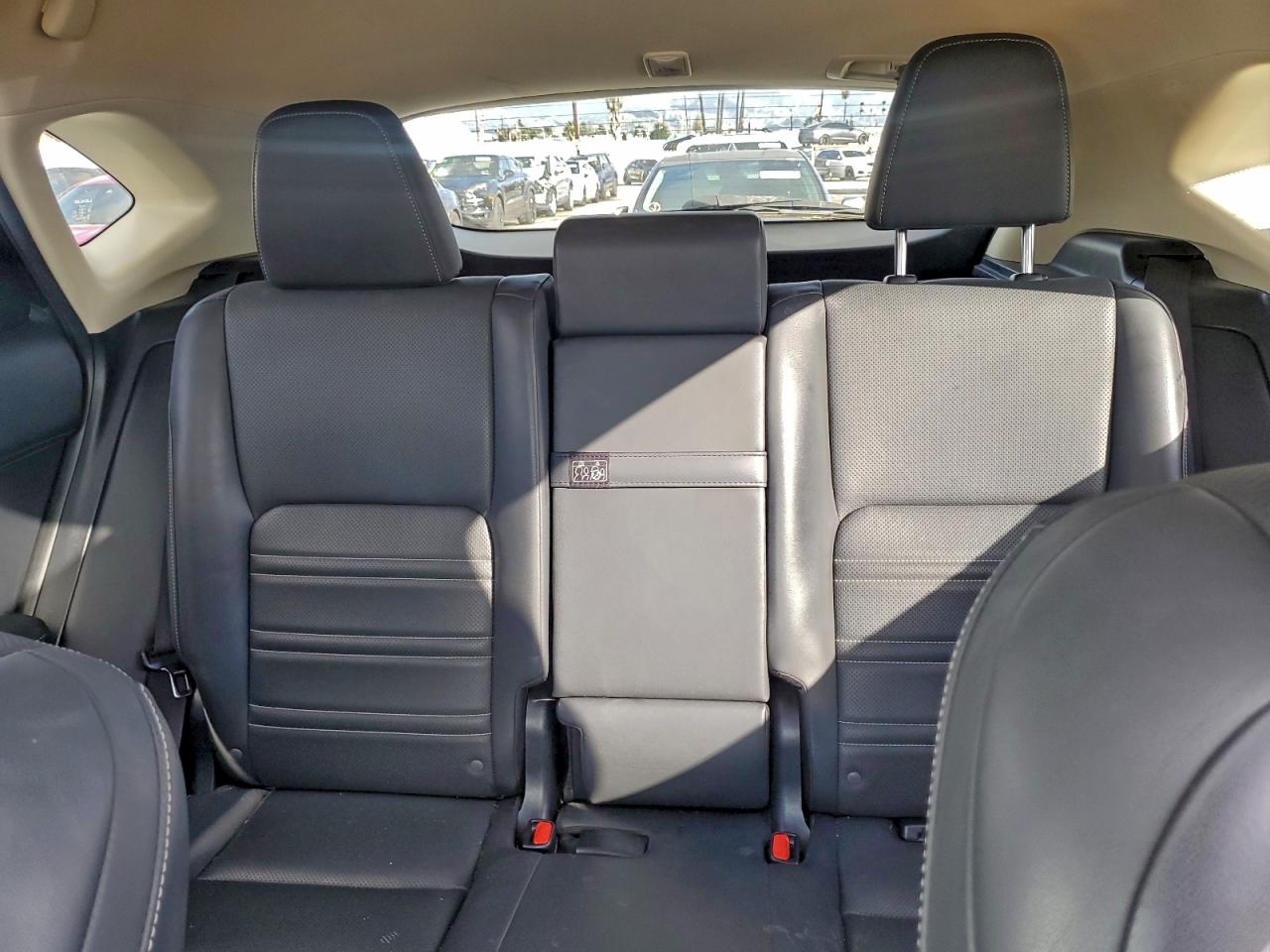 Lexus NX 300h Image 10