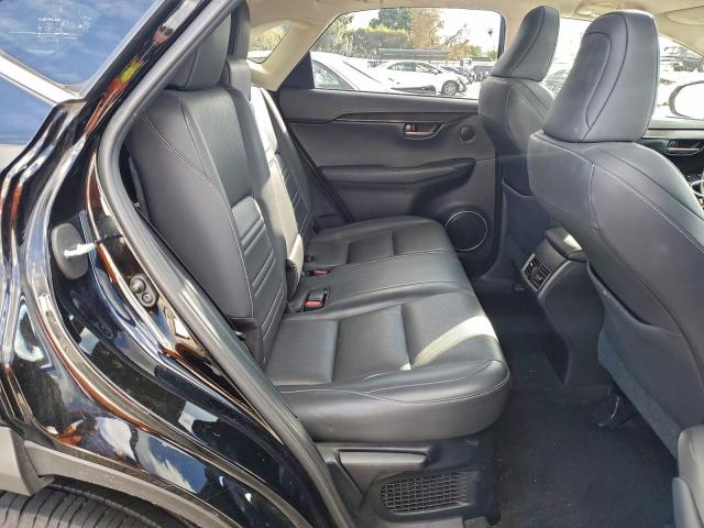 Lexus NX 300h Image 12