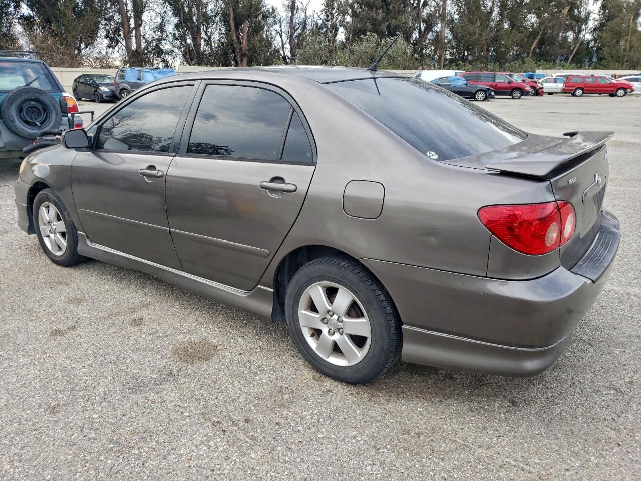 Toyota Corolla Ce Image 5