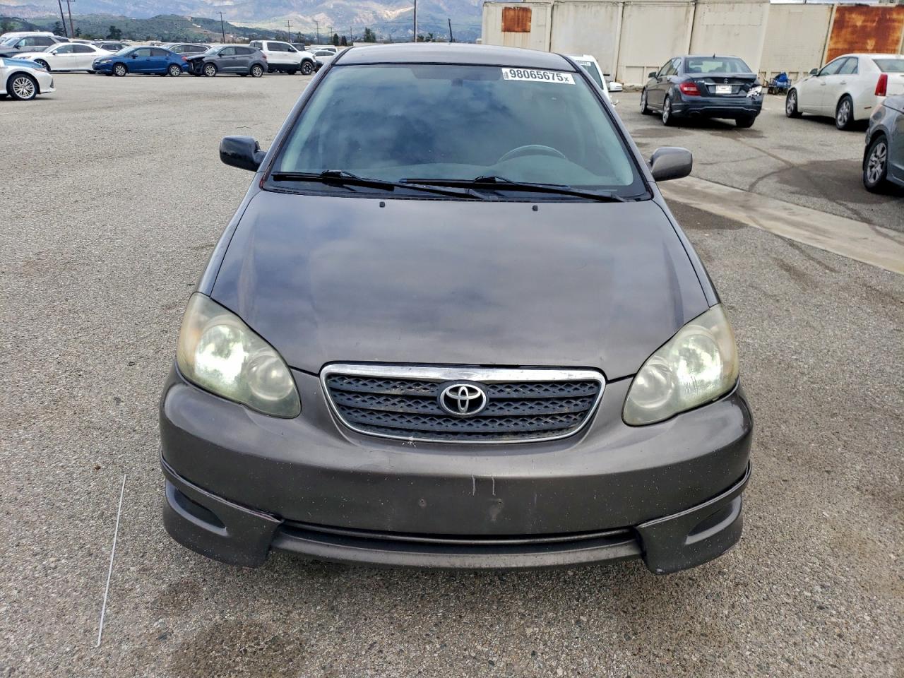 Toyota Corolla Ce Image 4