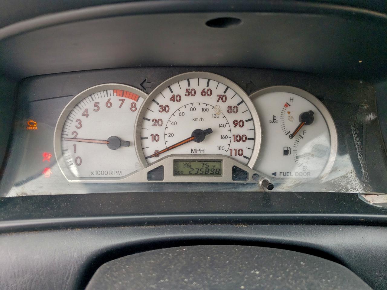 Toyota Corolla Ce Image 6