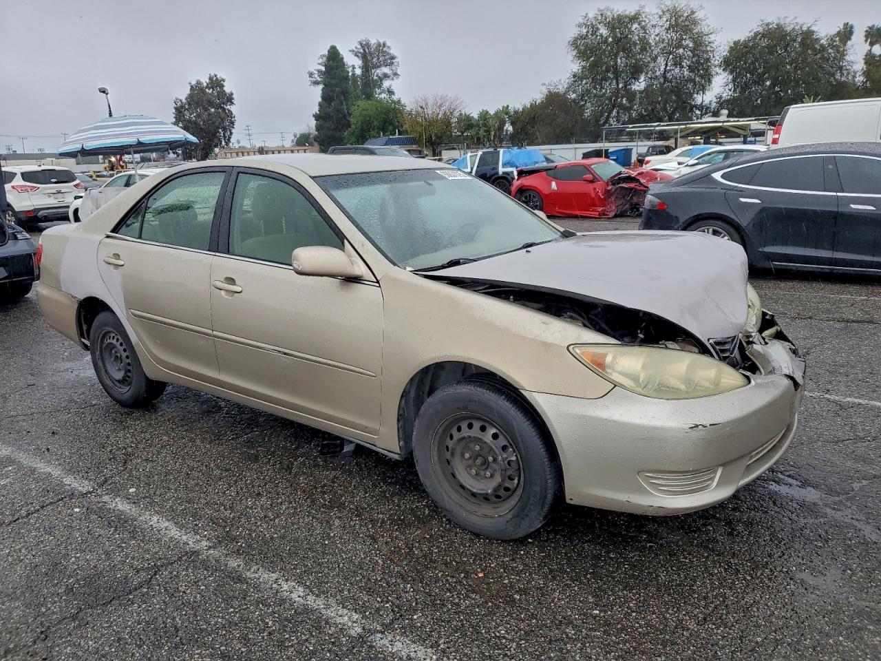Toyota Camry Le Image 4