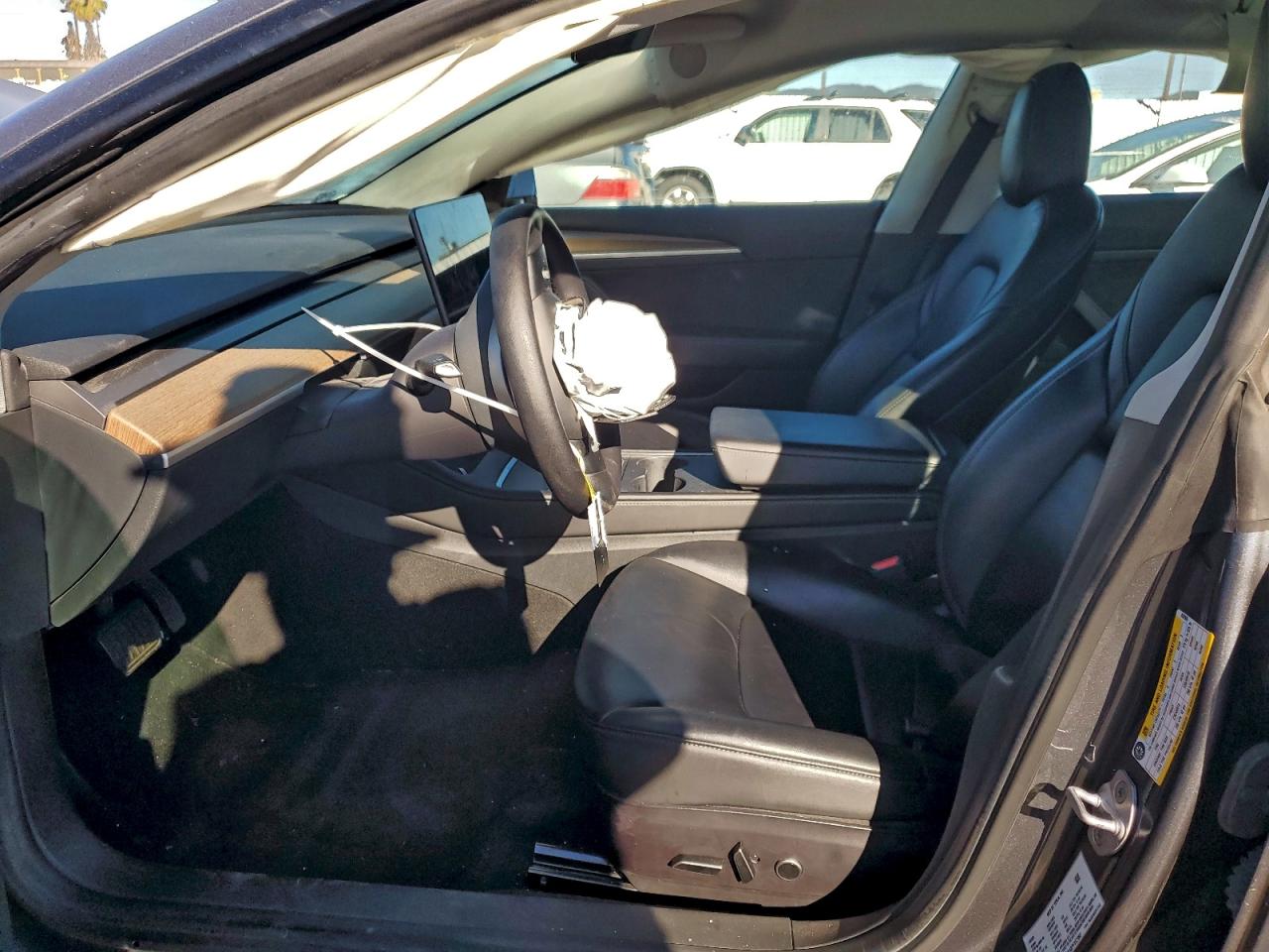 Tesla Model 3 Image 5