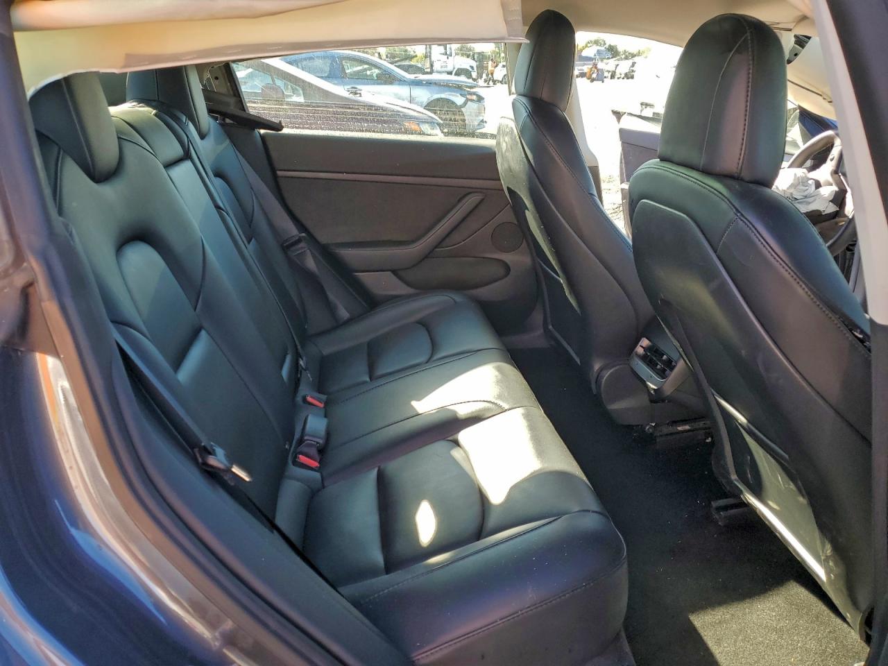 Tesla Model 3 Image 12