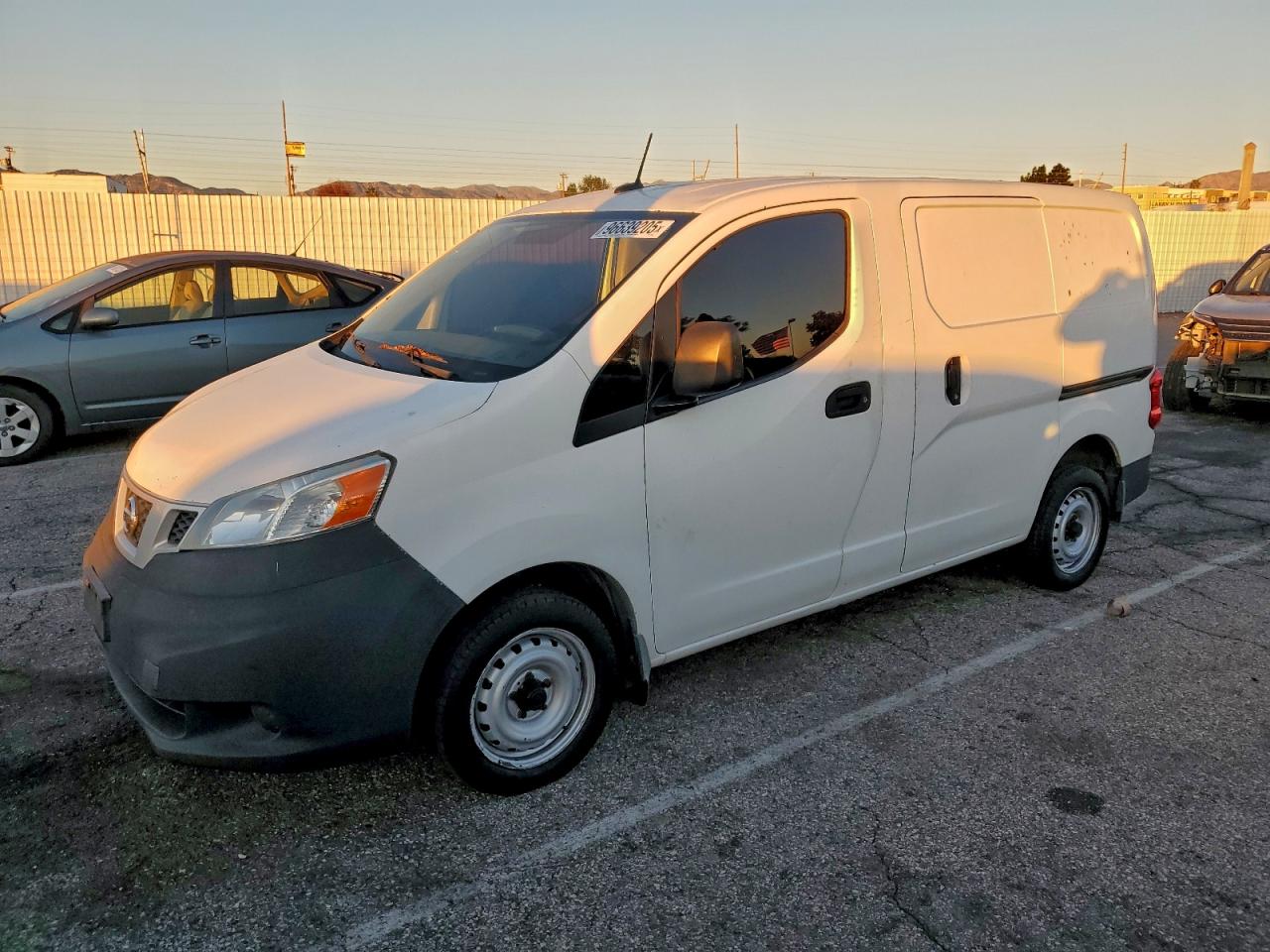 Nissan Nv 2.5s Image 1