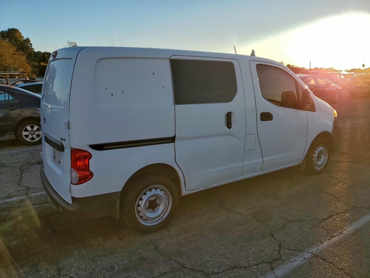 Nissan Nv 2.5s Image 3