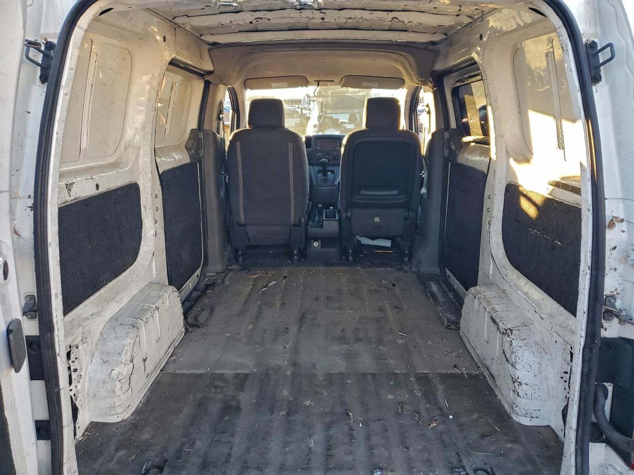 Nissan Nv 2.5s Image 8