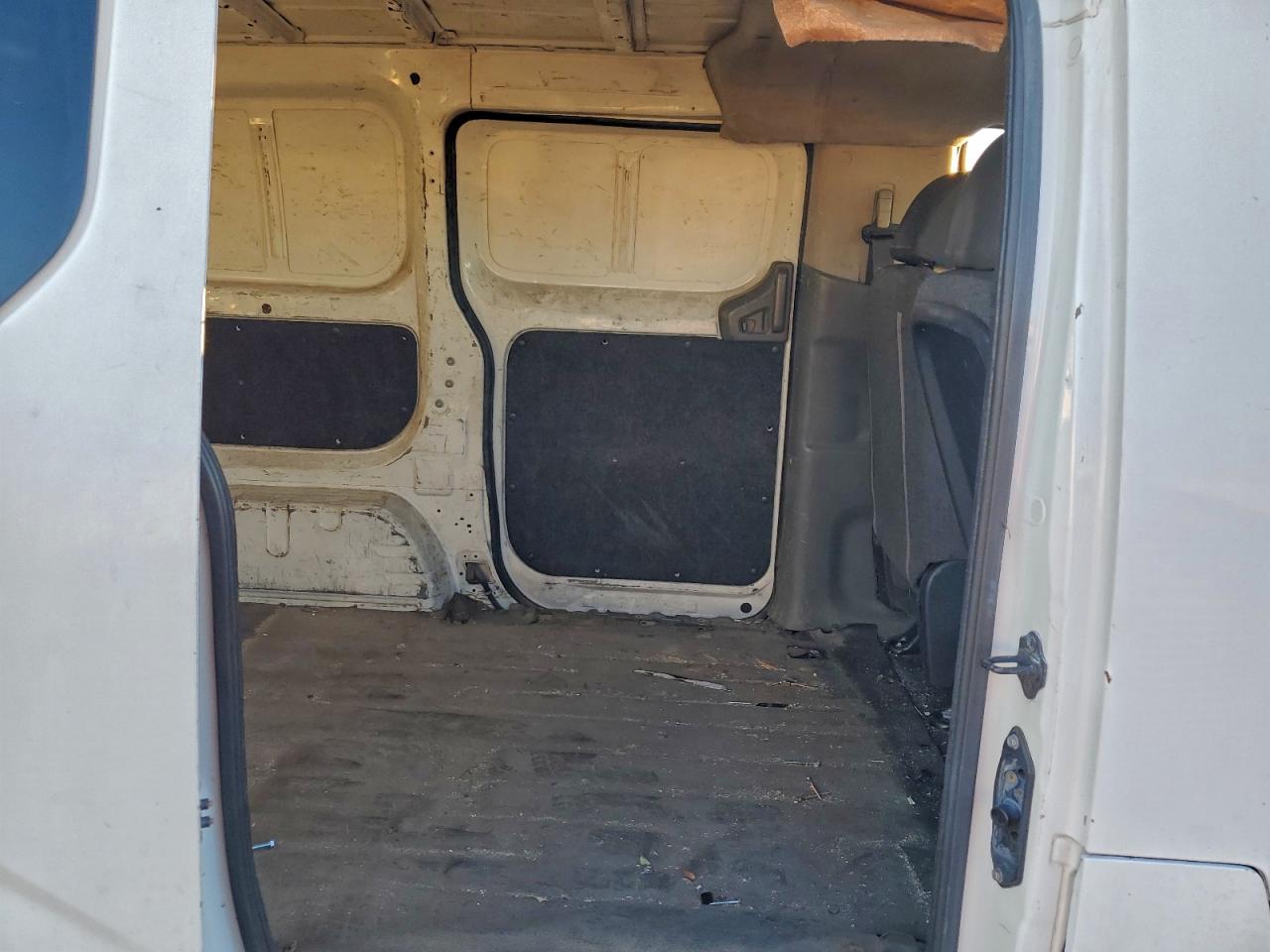 Nissan Nv 2.5s Image 9