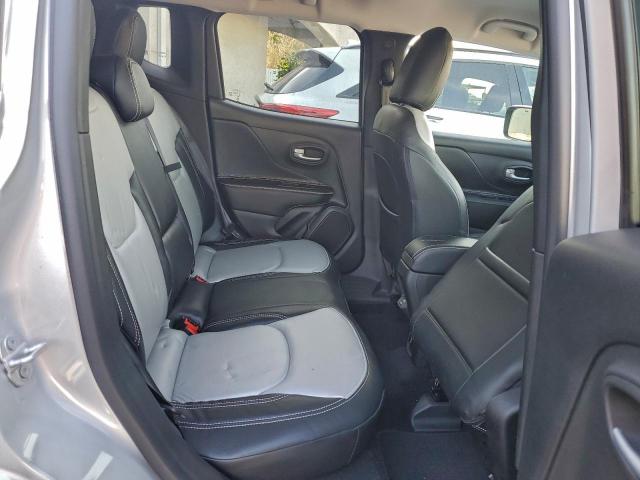 Jeep Renegade Latitude Image 7