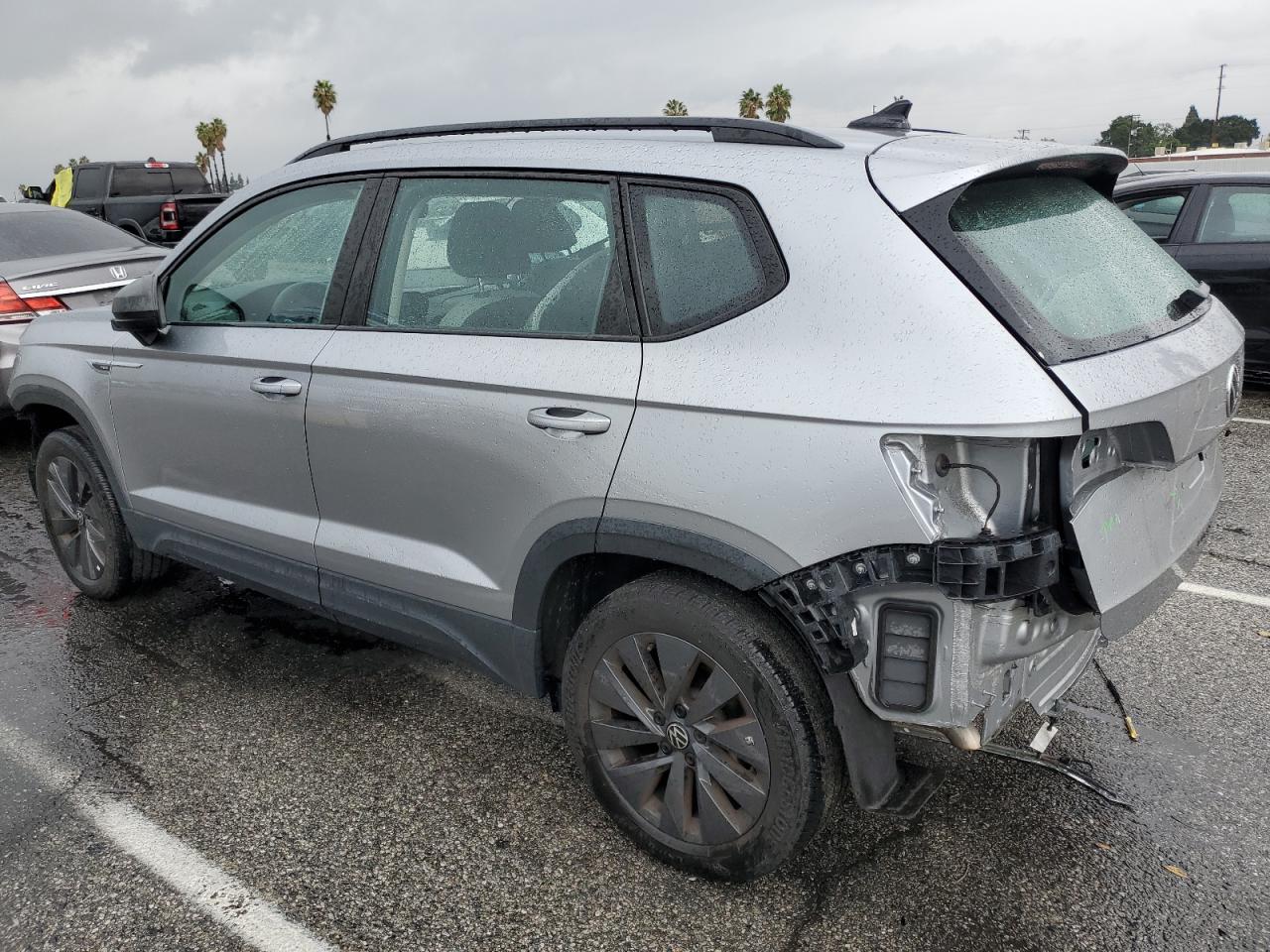 Volkswagen Taos S Image 3