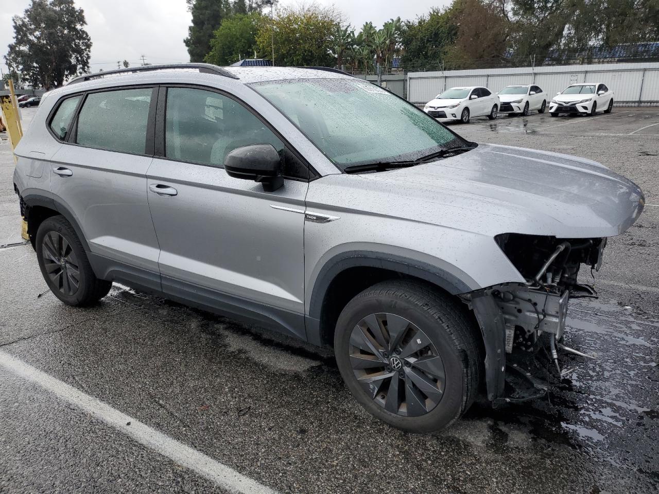 Volkswagen Taos S Image 5