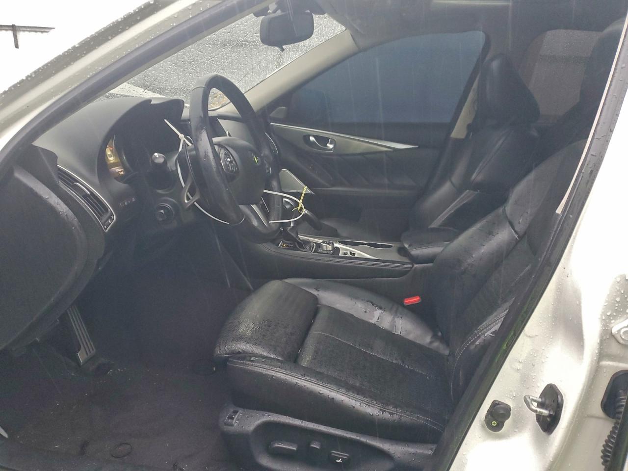 INFINITI Q50 Red Sport 400 Image 11