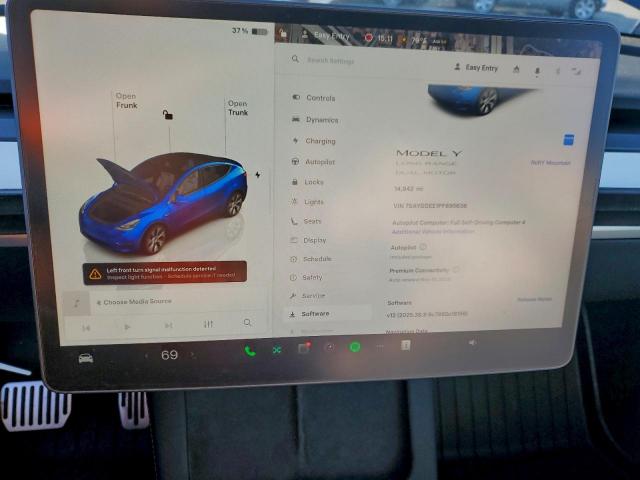Tesla Model Y Image 12