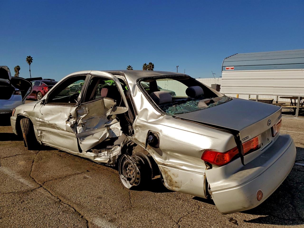 Toyota Camry Ce Image 2