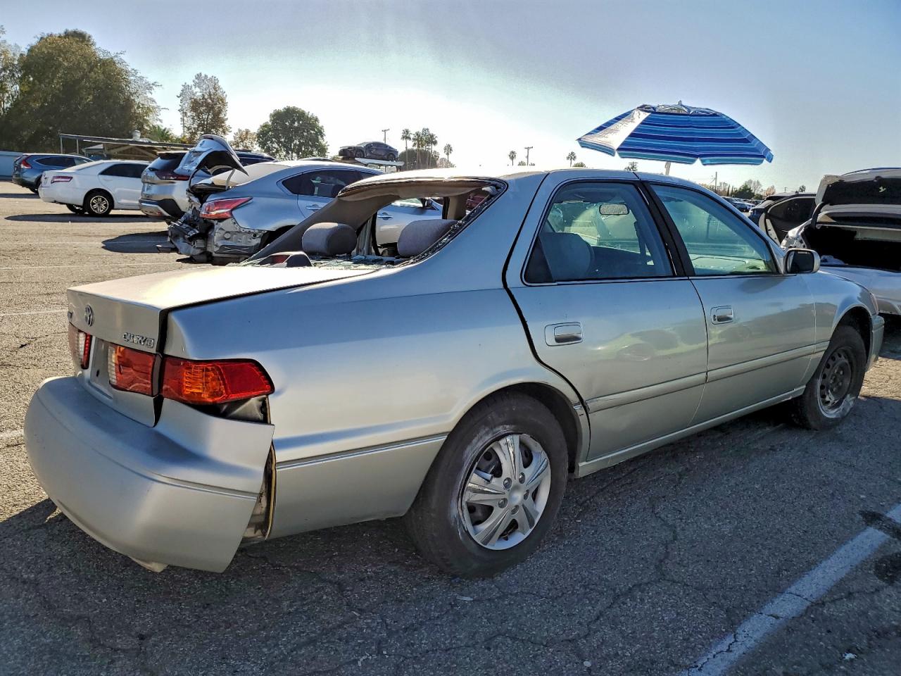 Toyota Camry Ce Image 11