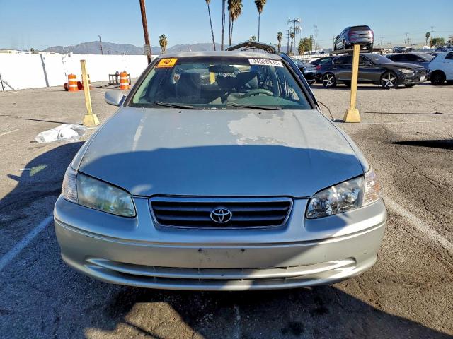 Toyota Camry Ce Image 7