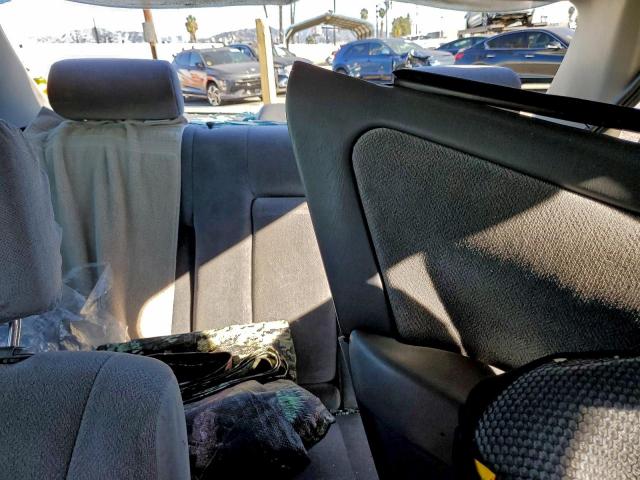 Toyota Camry Ce Image 8