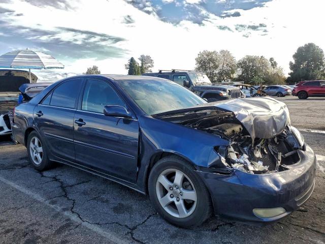 Toyota Camry Le Image 12