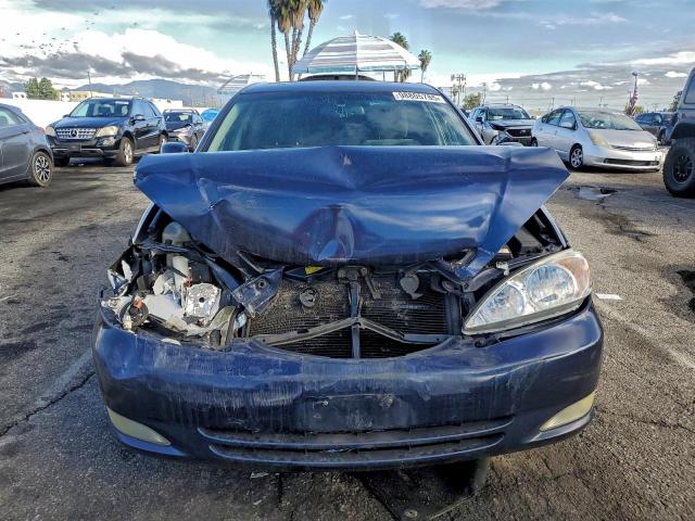 Toyota Camry Le Image 9