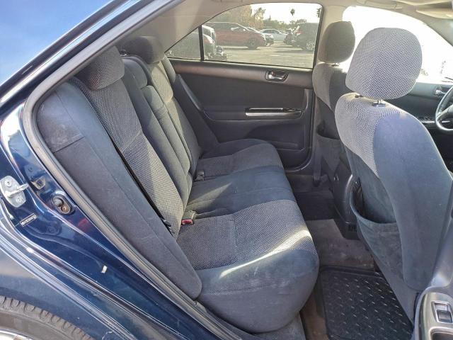 Toyota Camry Le Image 10