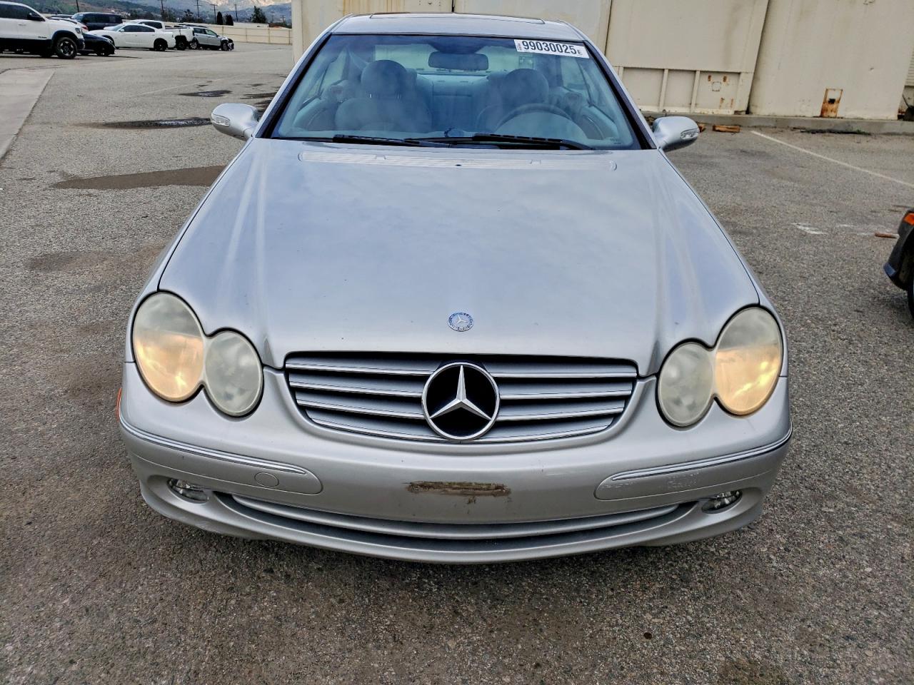Mercedes-Benz Clk-class 320c Image 2