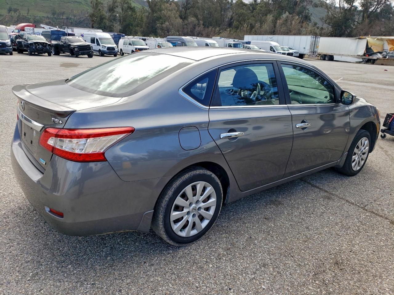 Nissan Sentra S Image 8