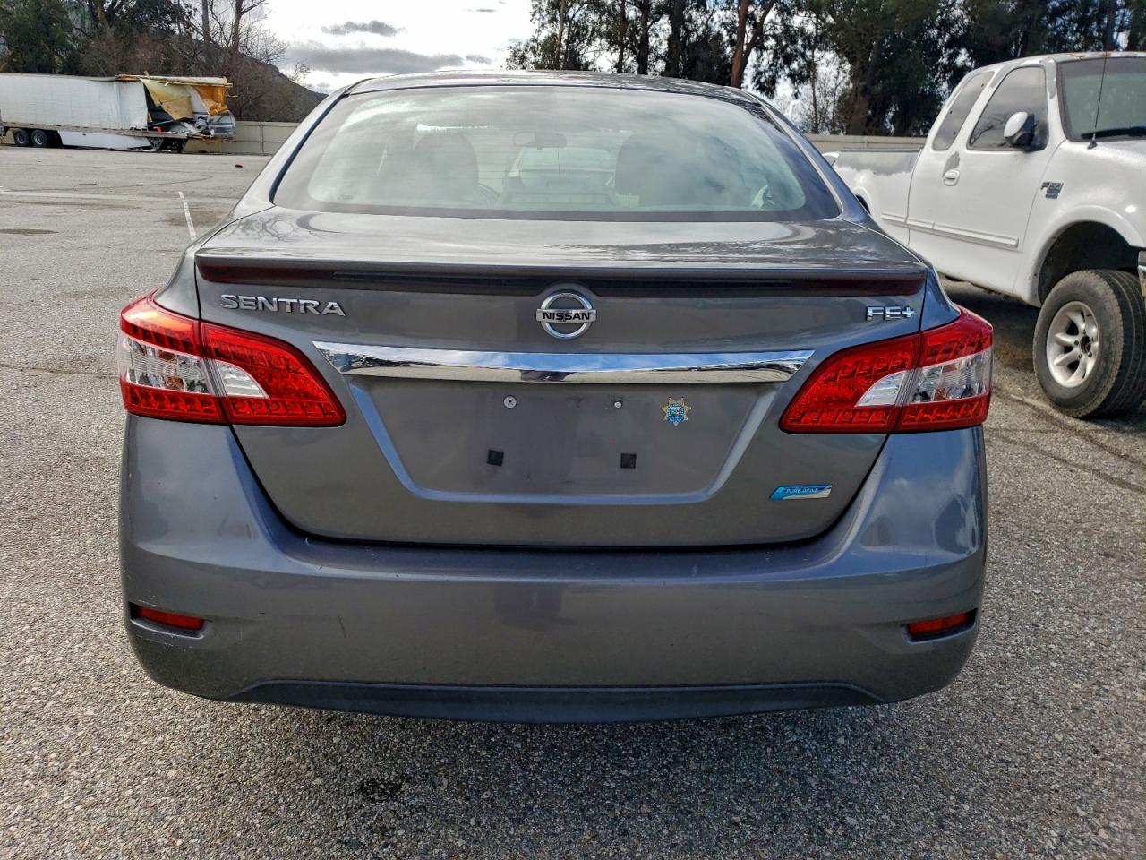 Nissan Sentra S Image 5