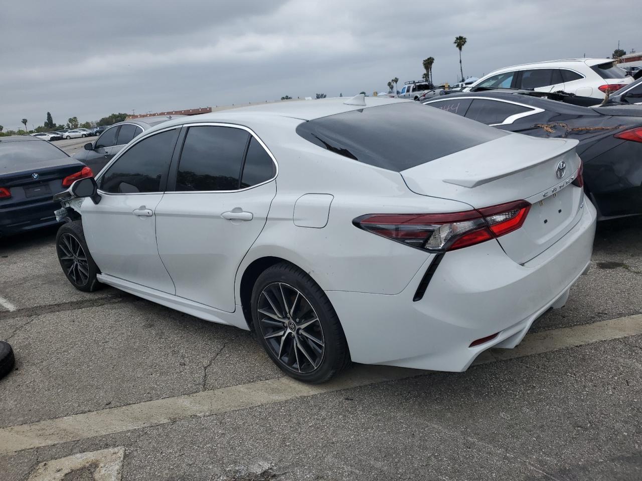 Toyota Camry Se Image 5