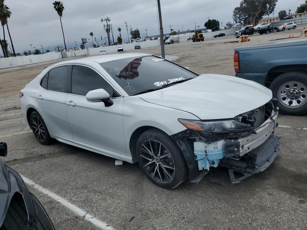 Toyota Camry Se Image 4