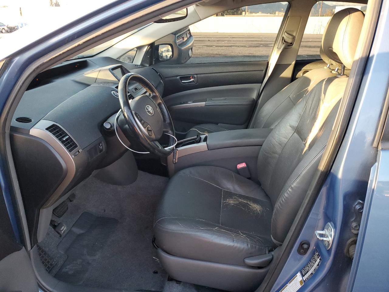 Toyota Prius Image 12