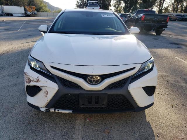 Toyota Camry Se Image 4