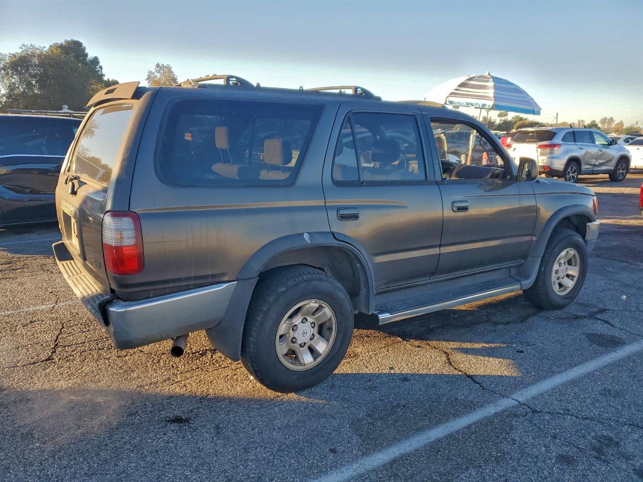 Toyota 4Runner Sr5 Image 2
