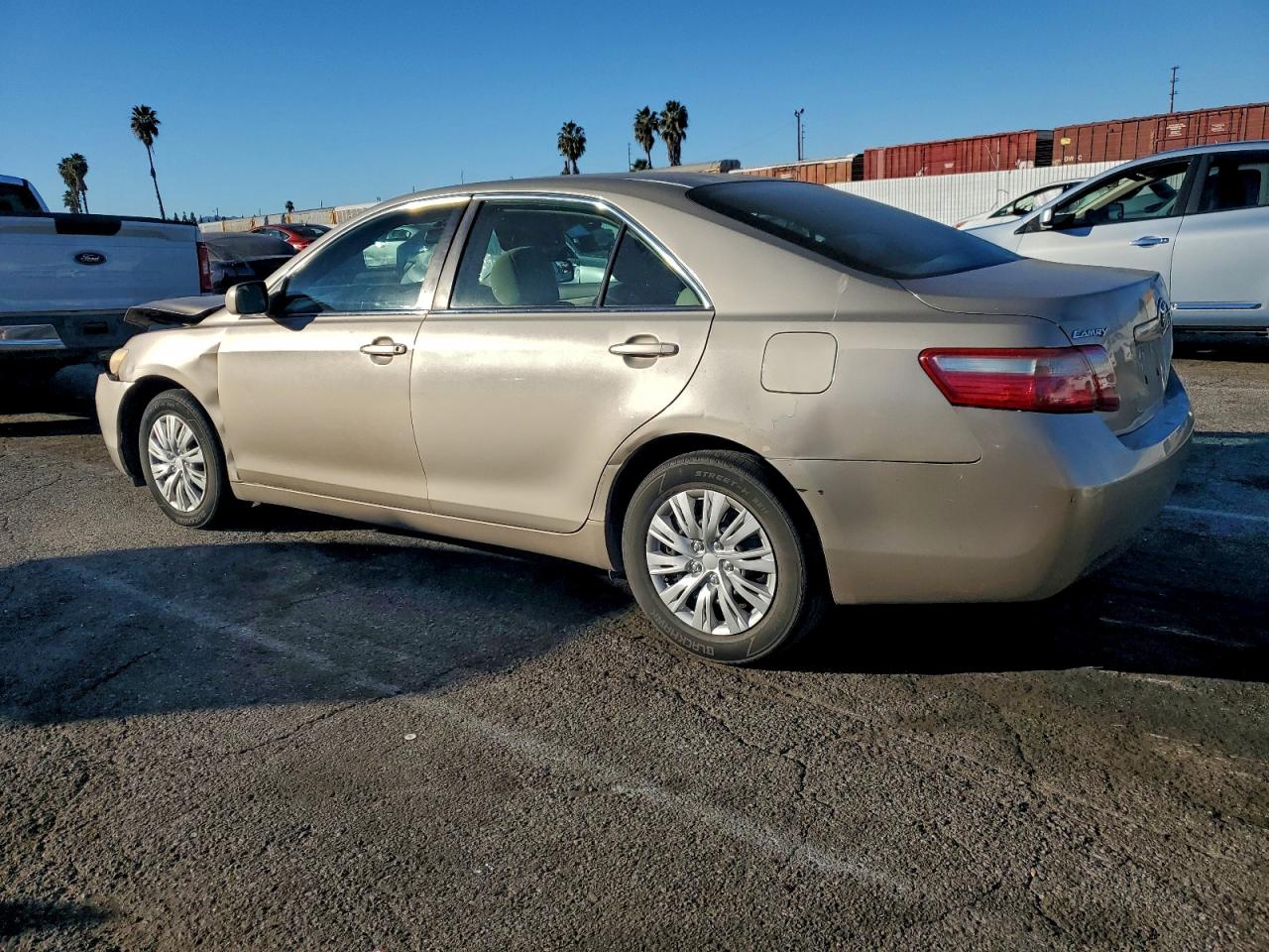 Toyota Camry Ce Image 2