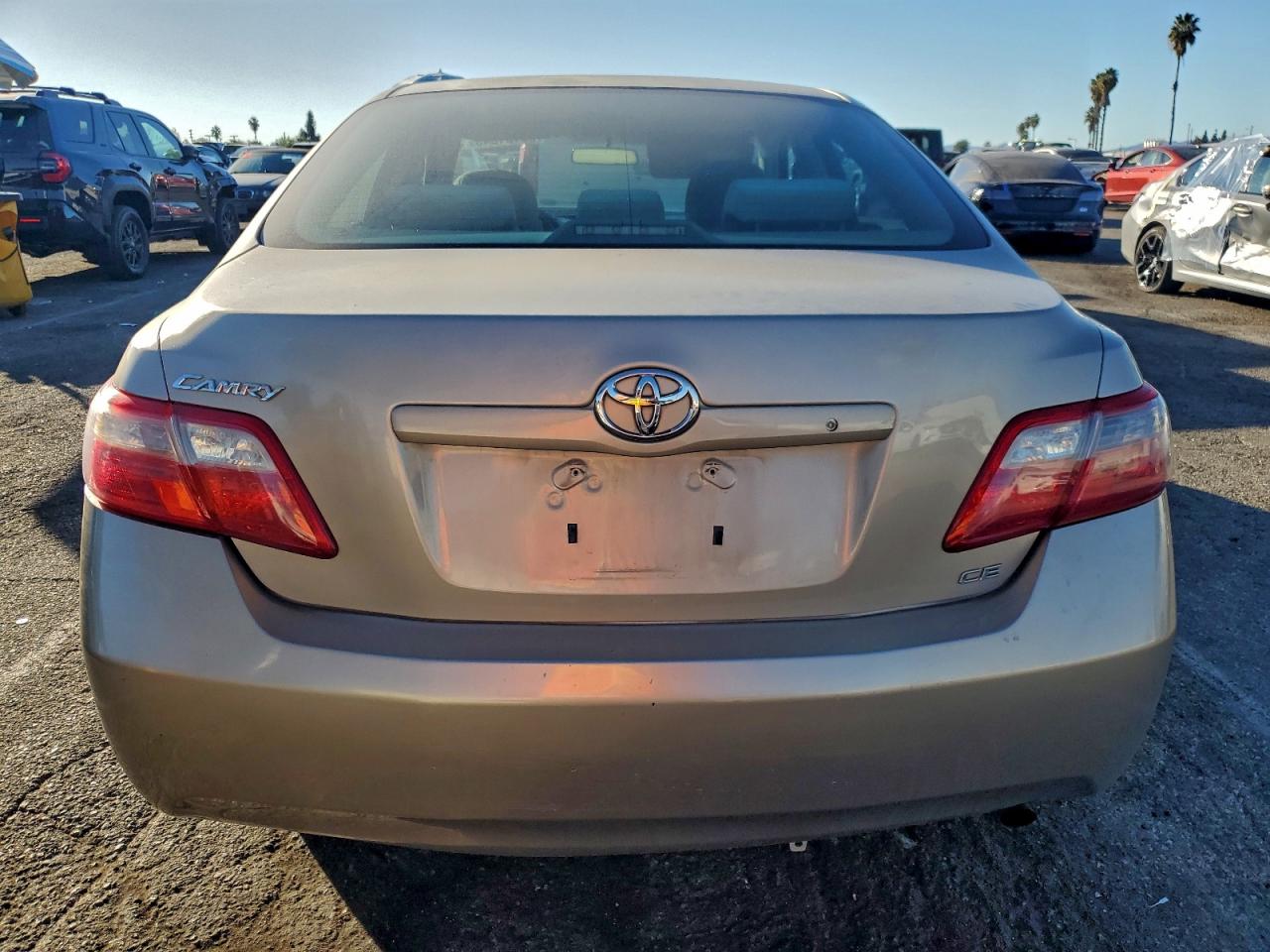 Toyota Camry Ce Image 12