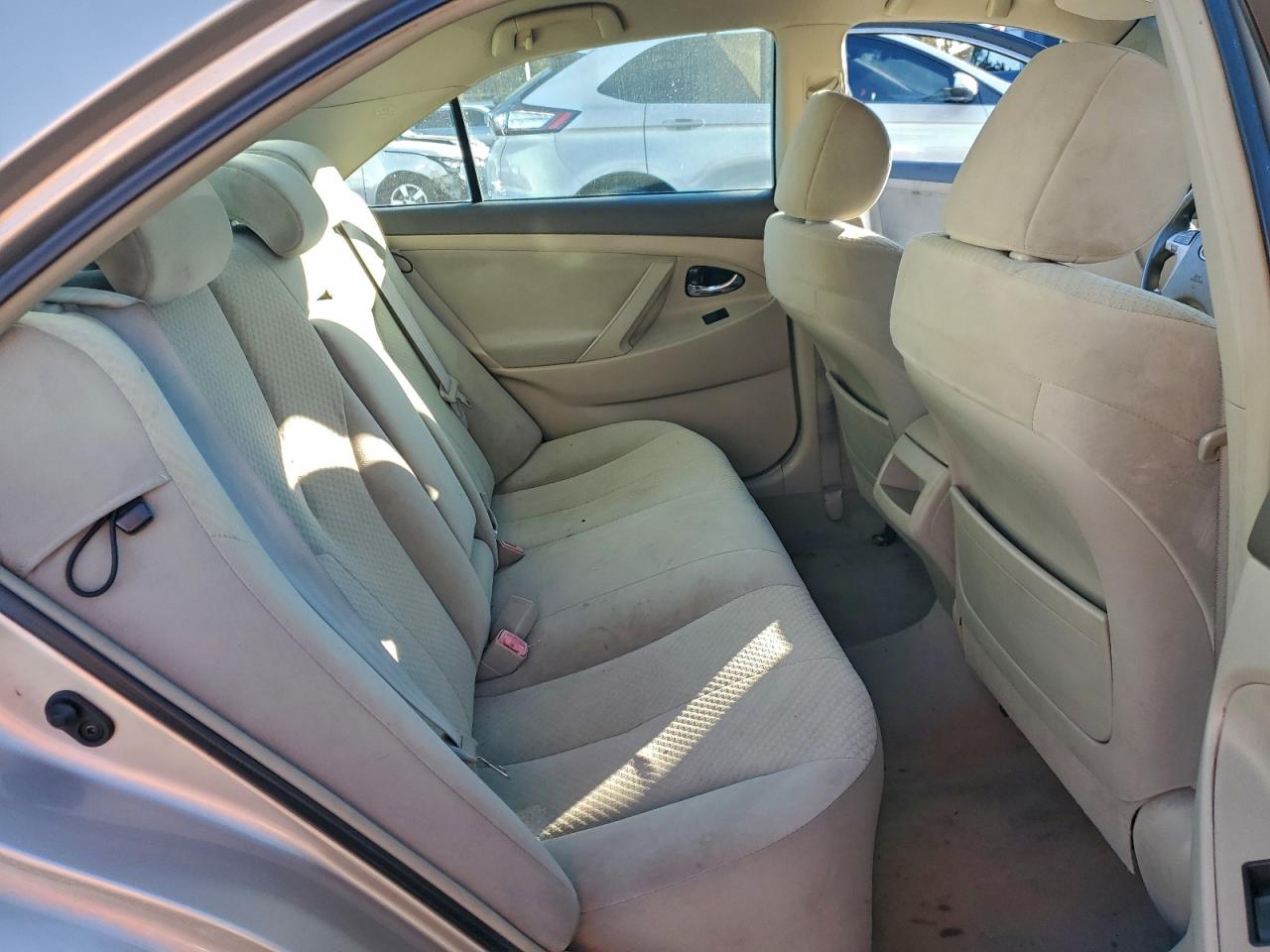 Toyota Camry Ce Image 9