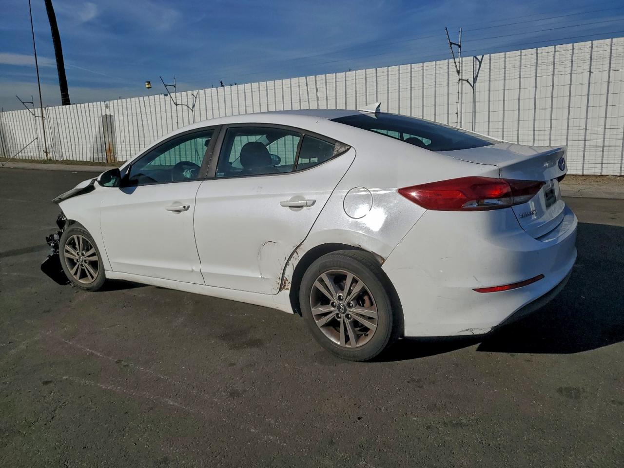 Hyundai ELANTRA Sel Image 4