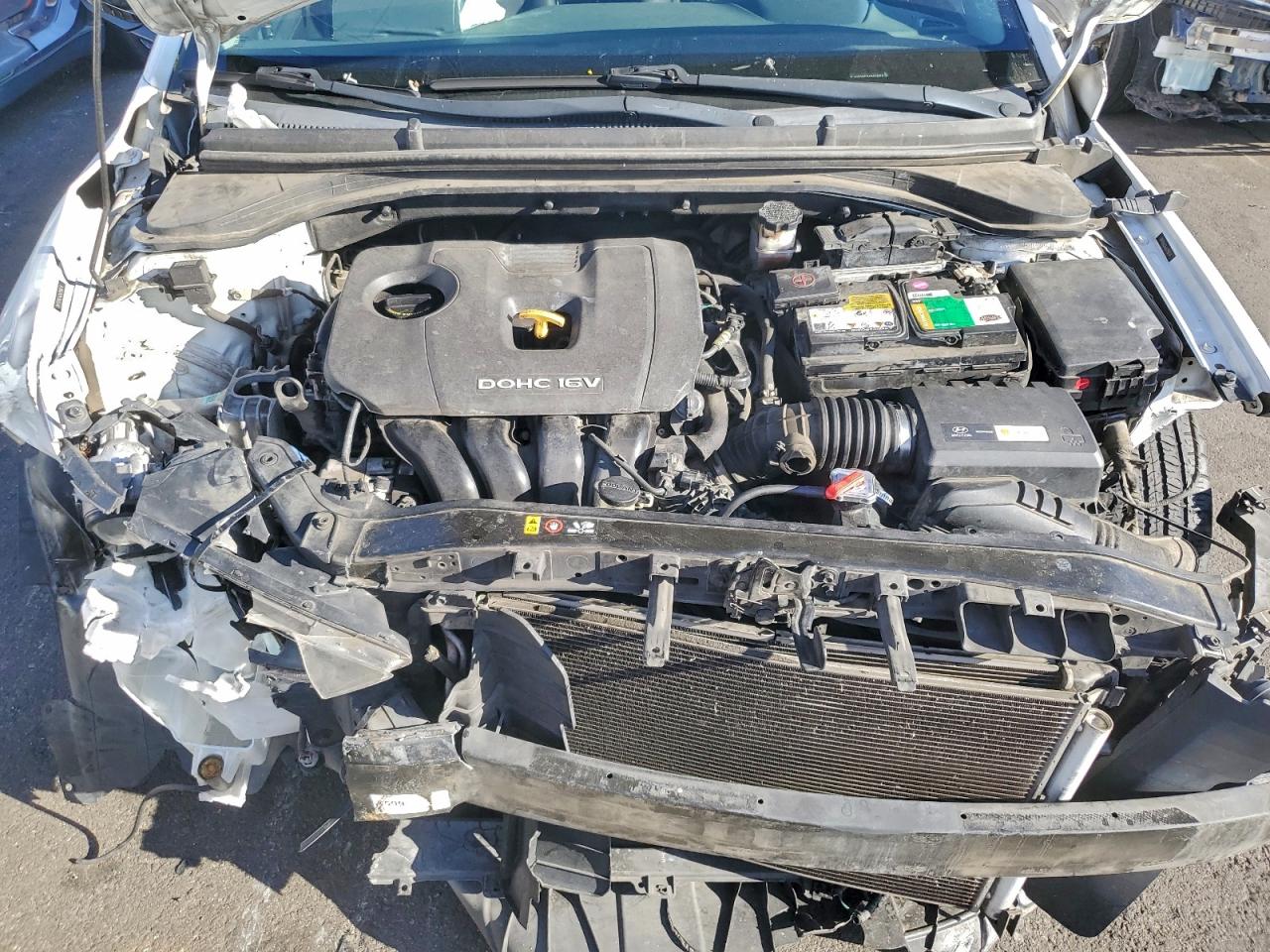 Hyundai ELANTRA Sel Image 9