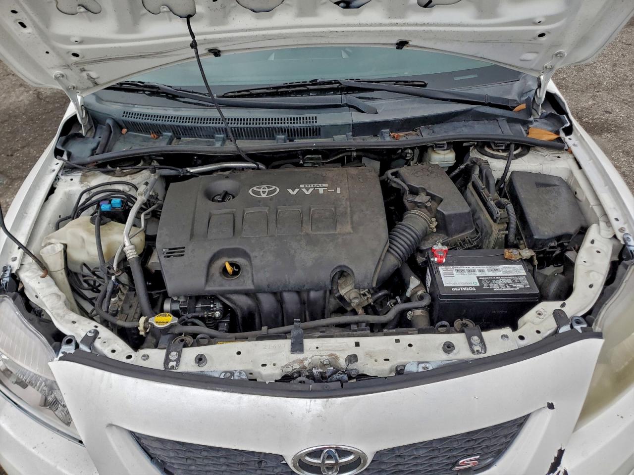 Toyota Corolla Base Image 10