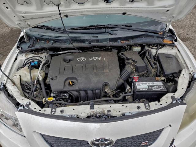 Toyota Corolla Base Image 10